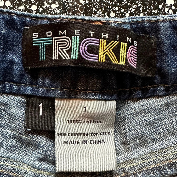 Something Trickie Jean Shorts Sz 1 - Picture 2 of 4